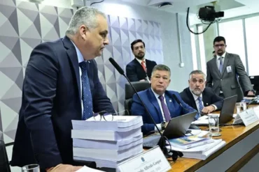 CPMI do INSS pede indiciamento de Lulinha e mais de 200 pessoas em relatório final