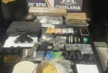 Mulher é presa em Nova Mutum com arma e entorpecentes