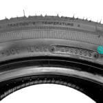 Códigos e etiquetas nos pneus revelam dados essenciais para motoristas