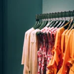 Cores de roupas em alta que estão conquistando o mundo da moda