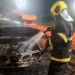 Incêndio em veículo em Cáceres mobiliza bombeiros