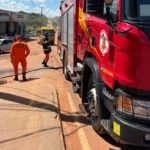 Princípio de incêndio em mecânica é controlado em Juara