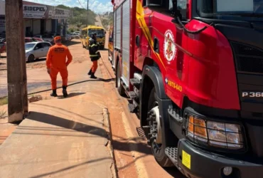 Princípio de incêndio em mecânica é controlado em Juara