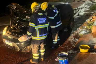 Bombeiros controlam incêndio em veículo em Confresa