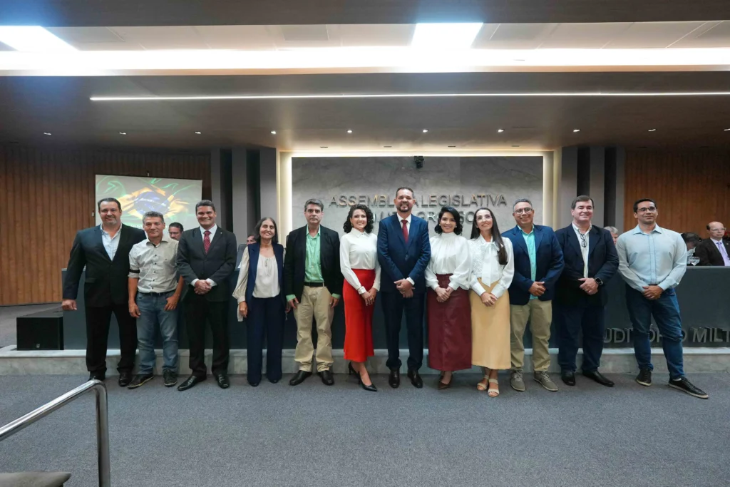 Solenidade na Assembleia Legislativa reúne lideranças, homenageia referências do setor e destaca o papel estratégico da fiscalização para o desenvolvimento de Mato Grosso