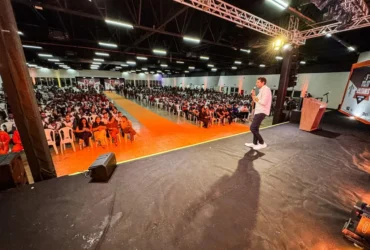 Roberto Minuzzi inspira estudantes em abertura dos Jogos Militares