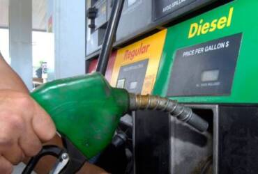 Diesel dispara nos postos e já chega a R$ 6,80: o que está por trás da alta e o que pode mudar