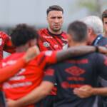 Athletico-PR x Cruzeiro: onde assistir ao vivo, horário, escalações e tudo sobre o jogo do Brasileirão