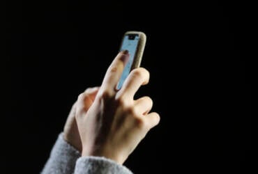 Empréstimo via aplicativo não comprovado gera indenização a consumidor