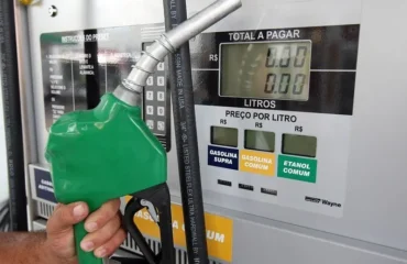 Etanol hidratado mantém preços estáveis em SP às vésperas do fim da safra; atenção volta-se ao início da moagem e ao petróleo