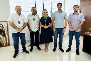 Gestão de Várzea Grande debate melhorias na mobilidade e combate ao transporte clandestino com taxistas