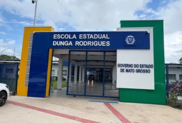 Governo de MT entrega escolas reformadas e nova unidade