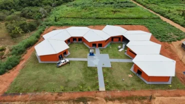 Escola indígena é inaugurada na Terra Wawi em Querência