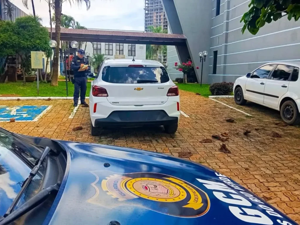 Guarda Municipal intensifica fiscalização e registra autuações por uso irregular de vagas prioritárias