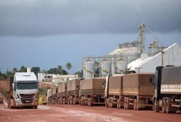Guerra no Irã: Alta do petróleo pode elevar custos de produção, energia e logística em Mato Grosso, avalia Fiemt