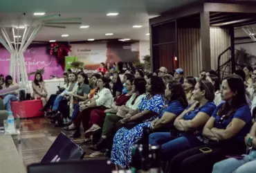 Mulheres no Show Safra assistindo Palestra