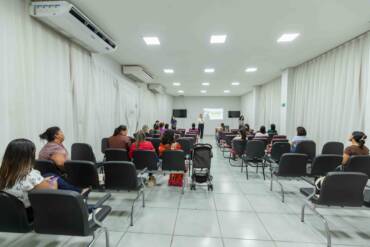 Imersão empreendedora: Secretaria da Mulher de Cuiabá oferece capacitação gratuita em Marketing Digital e IA