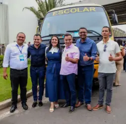 Agricultura ganha ônibus e veículos em MT