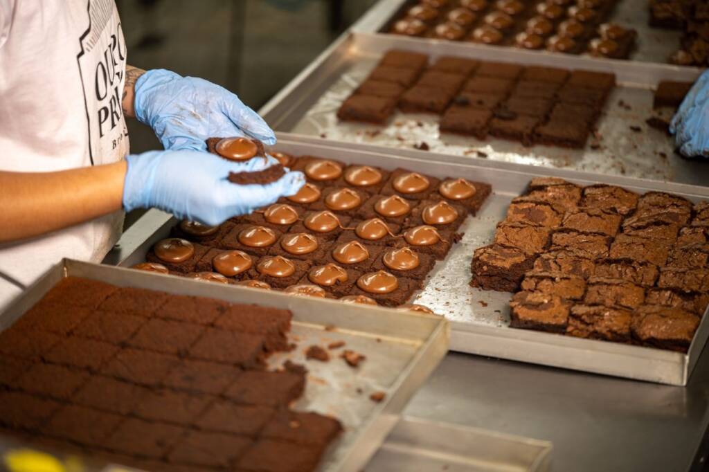 Indústria de alimentos cresce 8%, cria 51 mil empregos e eleva renda em 2025