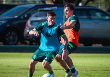 Chapecoense x Atlético-MG ao vivo: onde assistir, escalações e análise do duelo pelo Brasileirão 2026. Imagem: Luiz Ferrazzo ACF