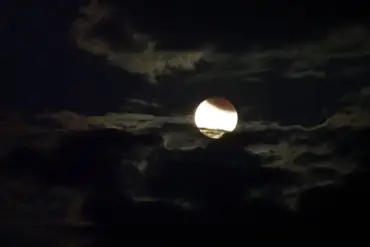 Eclipse da Lua na madrugada de 03 de março
