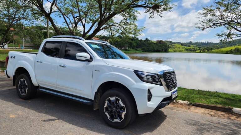 Nissan Frontier 2026 encara os desafios das picapes médias no mercado brasileiro