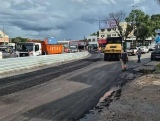 Obras do BRT avançam com novo asfalto na Prainha