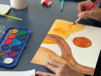 Oficinas de aquarela promovem inclusão em Primavera do Leste