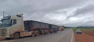 PM recupera carretas com 100 toneladas de defensivos no MT