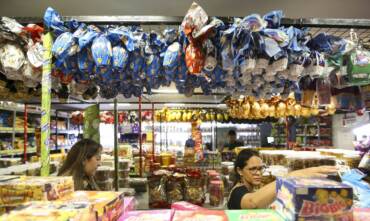 Páscoa 2026 deve movimentar 106,8 milhões de consumidores, mas endividamento impõe cautela