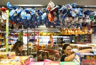 Páscoa 2026 deve movimentar 106,8 milhões de consumidores, mas endividamento impõe cautela