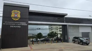 Polícia cumpre mandados contra rede de drogas sintéticas