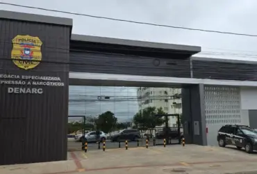 Polícia cumpre mandados contra rede de drogas sintéticas