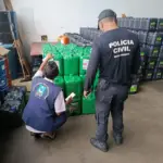 Polícia Civil de Mato Grosso apreende 2,6 mil litros de óleo lubrificante em Cuiabá