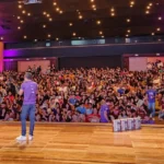 Aulão Inaugural do Pré-Enem Digit@l MT 2026 reúne 500 estudantes no Teatro da UFMT