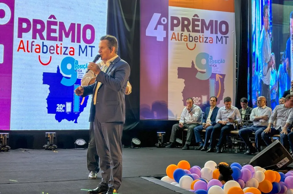 Prêmio Alfabetiza MT premia escolas e professores em Cuiabá