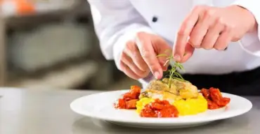Sinop oferece curso gratuito de Culinária Especial pelo Qualifica Turismo