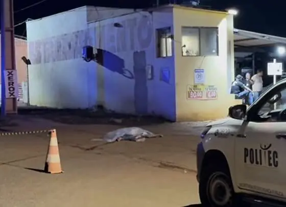 Acidente ocorreu na madrugada desta segunda-feira na Avenida Anselmo Cardinal; vítima ainda não foi identificada