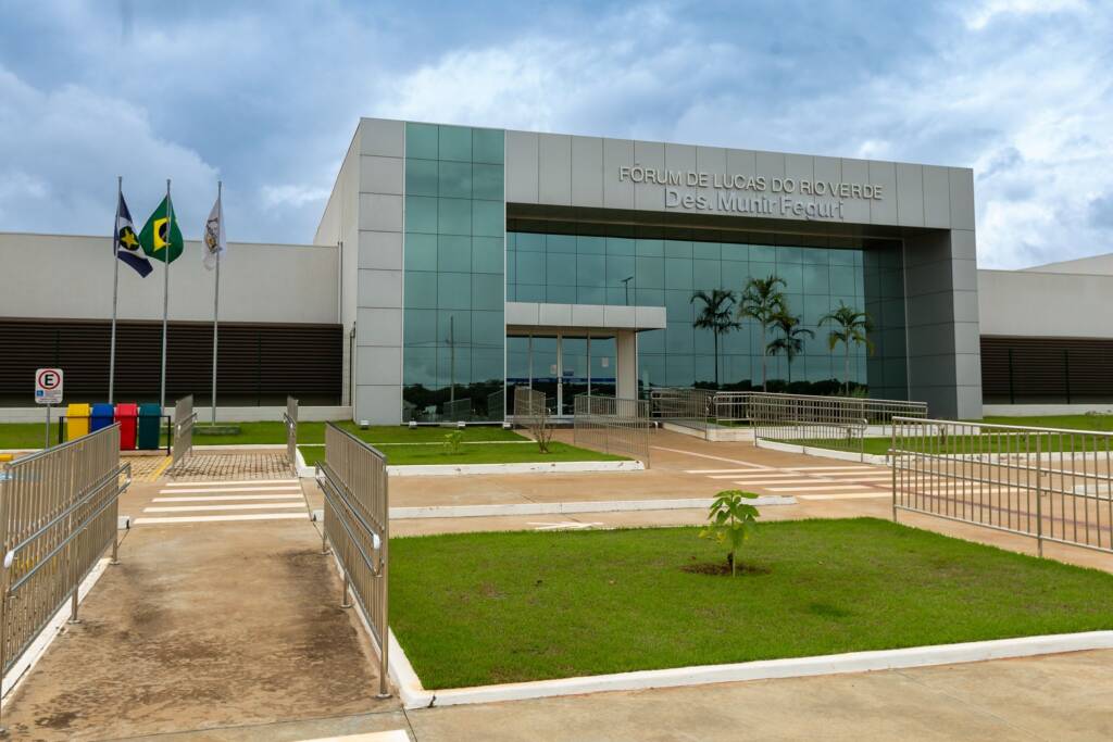 Réu é condenado a 30 anos por homicídio qualificado consumado e tentado