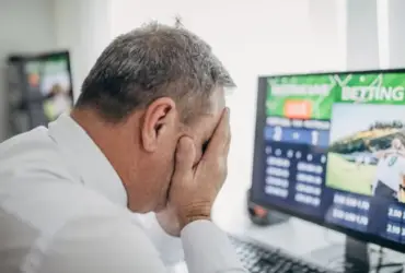 SUS passa a oferecer teleatendimento em saúde mental para pessoas com problemas com apostas