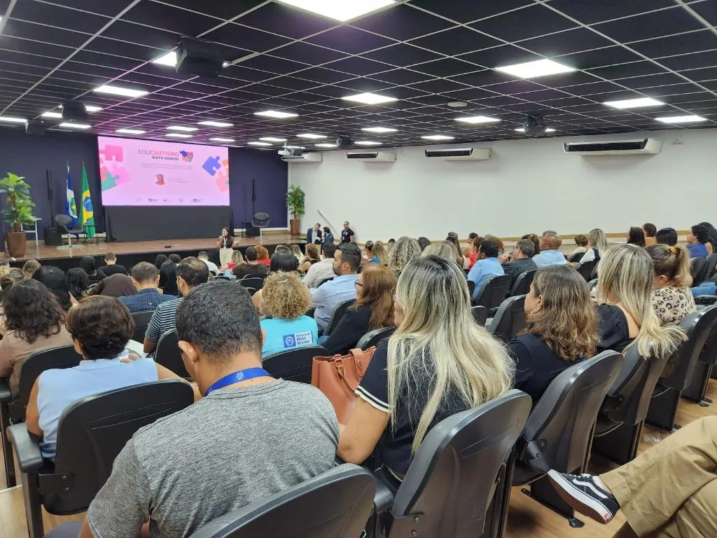Educação inclusiva: Seduc lança pós-graduação sobre TEA