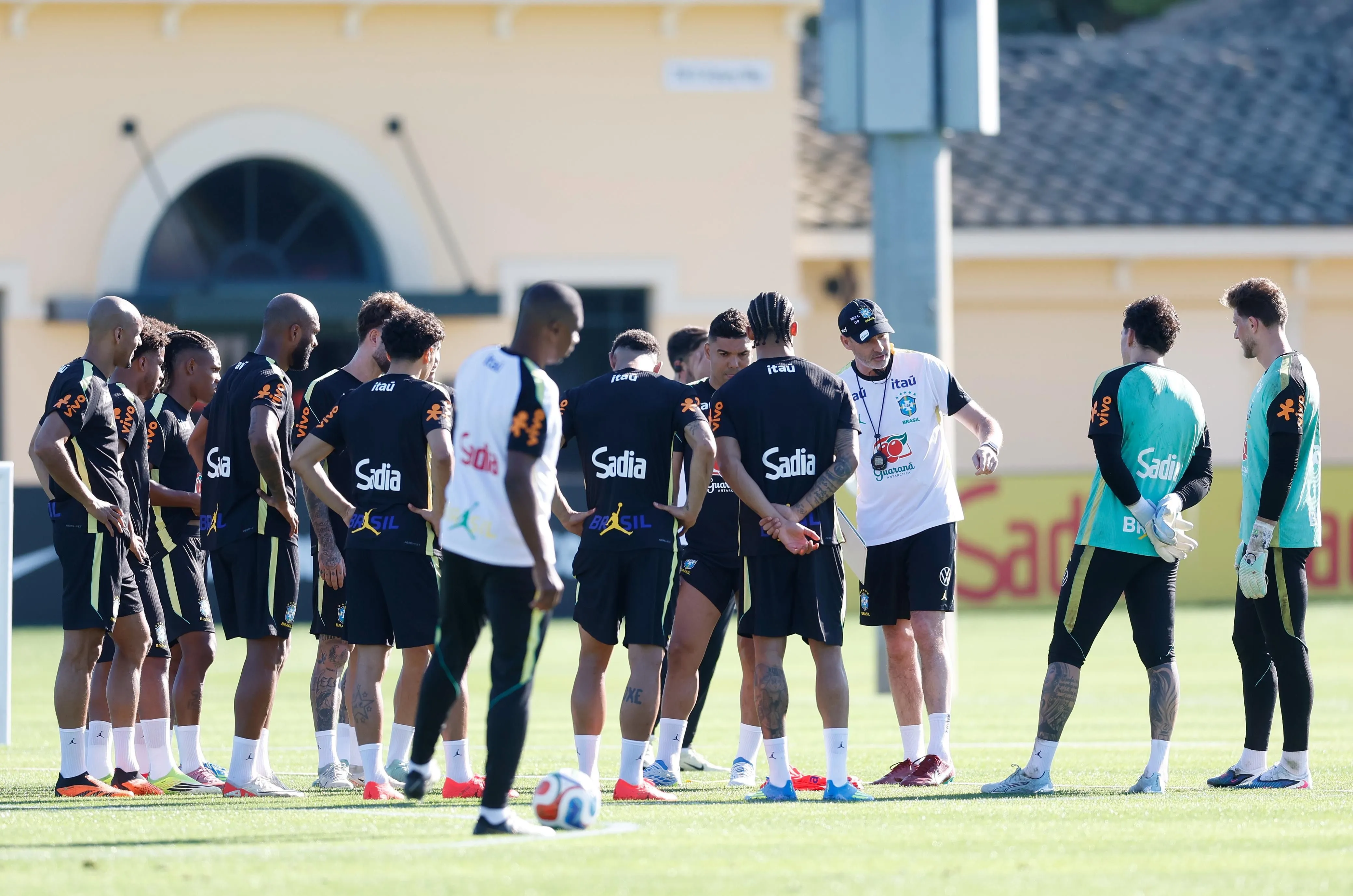 Seleção Brasileira inicia preparação para amistosos