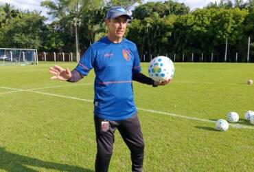 Técnico Betinho aposta na combinação entrosamento e descanso