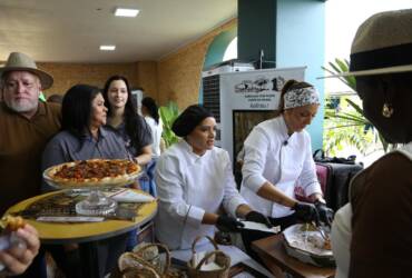 Espaço reforça a conexão entre produção agropecuária, gastronomia e identidade regional, destacando insumos originados na própria região