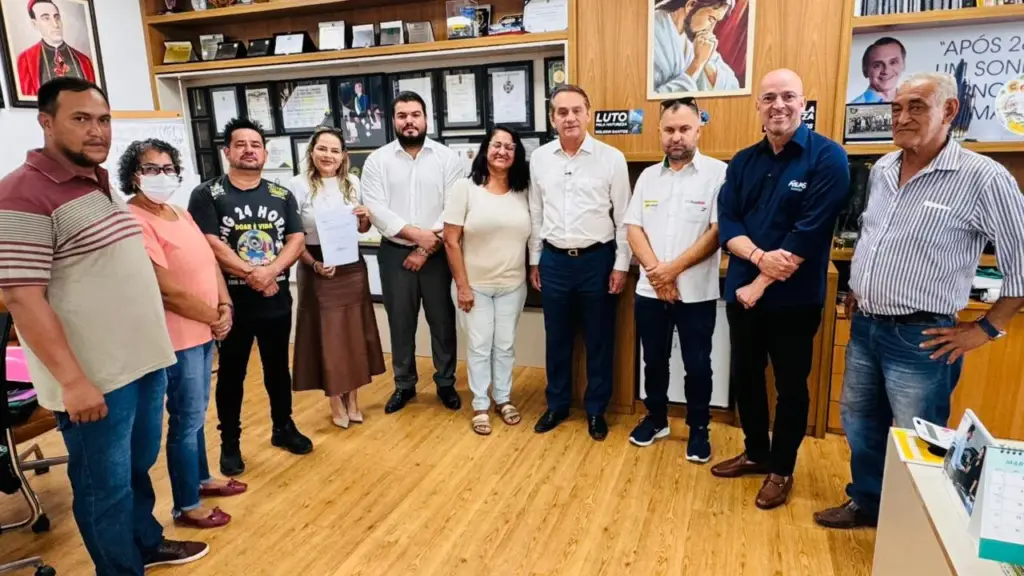 Wilson Santos discute água e esgoto em bairros de Cuiabá