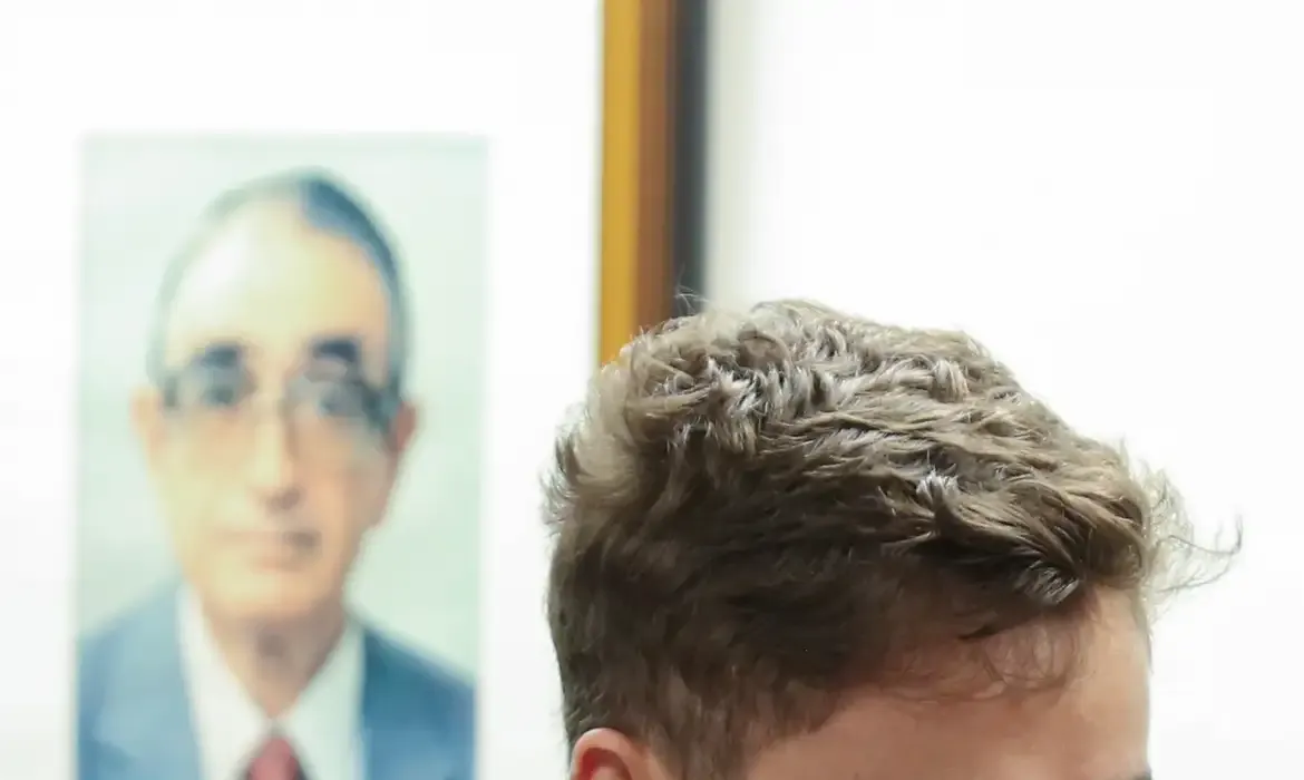 Nikolas utilizou jato em campanha de 2022, segundo reportagem