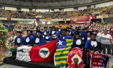 Alfabetização reúne 30 mil formandos em celebração no Recife
