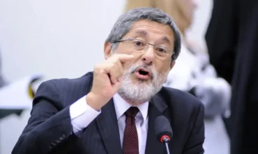 Guerra no Irã evidencia risco energético do Brasil, alerta ex-presidente da Petrobras