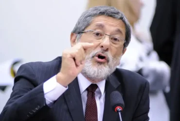 Guerra no Irã evidencia risco energético do Brasil, alerta ex-presidente da Petrobras