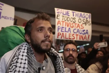 Ativista é deportado da Argentina após detenção em aeroporto de Buenos Aires